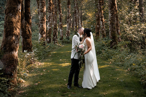 Ryan-Lynsie-Bridal-Veil-Lakes-Portland-Oregon-Weddingg-58