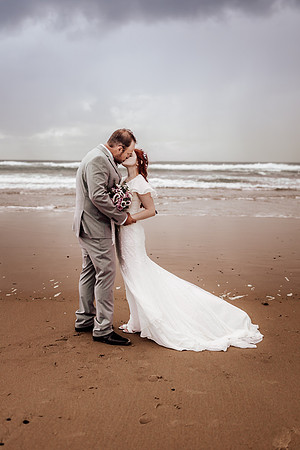 Annie-Ryan-Lincoln-city-roads-end-park-oregon-elopement-photos-185