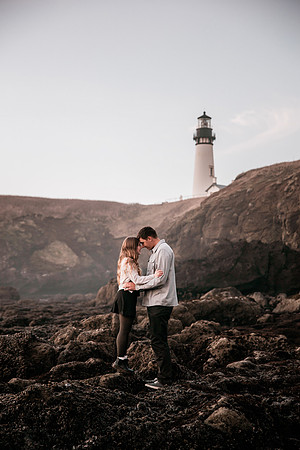 jace-love-porposal-newport-oregon-yaquina-lighthouse-photos (46 of 54)
