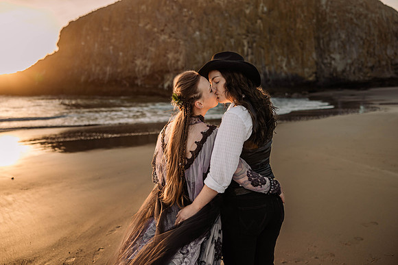 Teal-Jocelyn-Seal-Rock-Elopement-2