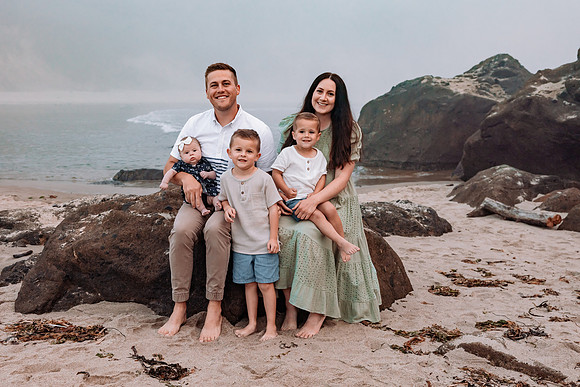 Family-Photos-2024-Lincoln-City-Oregon-12