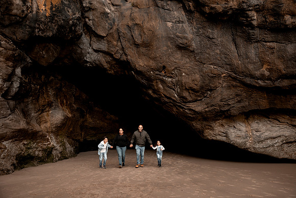 Kristina-family-photos-2025-Hug-Point-Oregon (37 of 51)