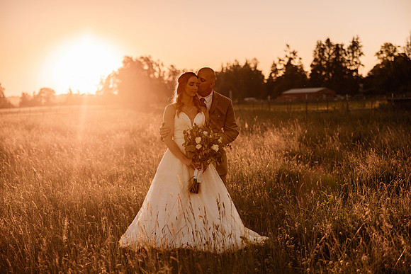 Chris-Victoria-Wedding-Photos-2022-Oregon-PORTRAITS (29)