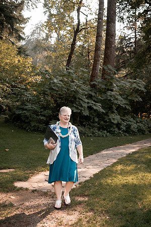 Ryan-Lynsie-Bridal-Veil-Lakes-Portland-Oregon-Weddingg-1