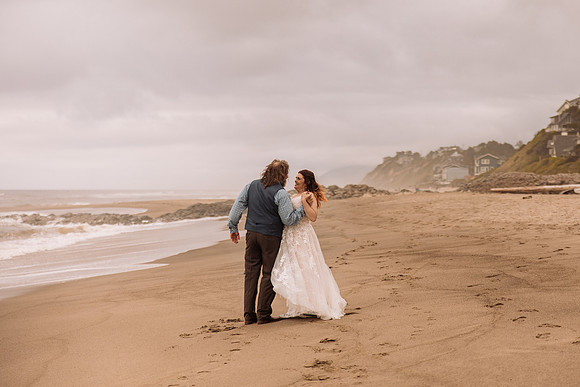 Jeff-April-Inn-Spanish-Head-Lincoln-City-oregon-Wedding-2022 (198 of 299)