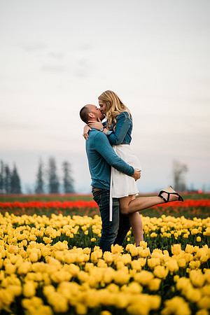 Kyle-Hannah-Wooden-Shoe-Tulip-Festival-Couples-Photos-2021-2660