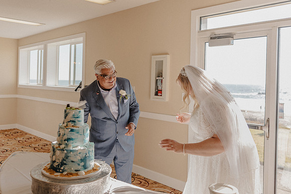 Marcus-Lori-Chinook-Winds-Seafood-Grille-Lincoln-City-Oregon-Wedding-Photos (283 of 477)