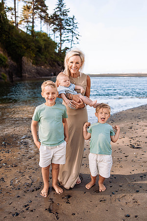 Nancy-Neskowin-Family-Vacation-2022-1074