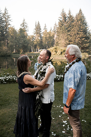 Ryan-Lynsie-Bridal-Veil-Lakes-Portland-Oregon-Weddingg-4