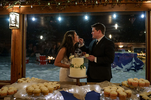 Tyler-Brittani-Lake-Priest-Idaho-Winter-Snow-Wedding-2021-04520