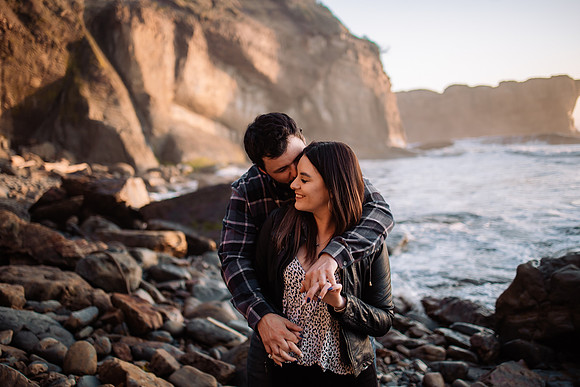 brittani-Nick-Otter-Crest-Couples-Photo-Session-Oregon-0086