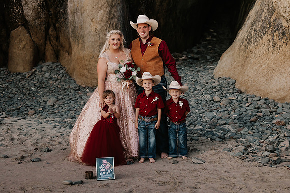 Kayla-Bo-Hug-Point-Oregon-Elopment-4086