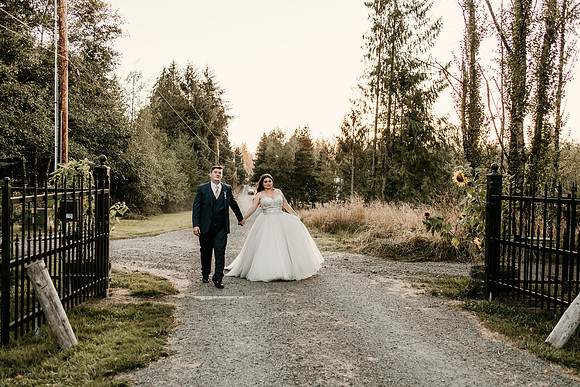Connor-Cierra-Ranier-Washington-Barn-Rustic-Wedding-Washington-Wedding-Photos-0581