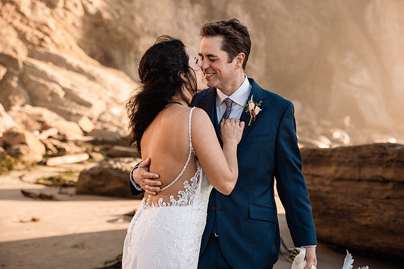 Lacey-Tom-Depoe-Bay-Oregon-Elopement-Photos-2-14