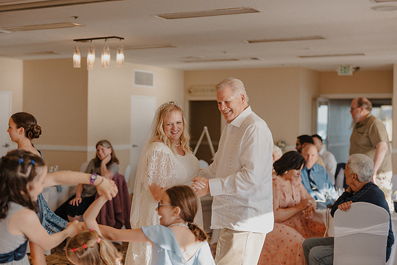 Marcus-Lori-Chinook-Winds-Seafood-Grille-Lincoln-City-Oregon-Wedding-Photos (341 of 477)