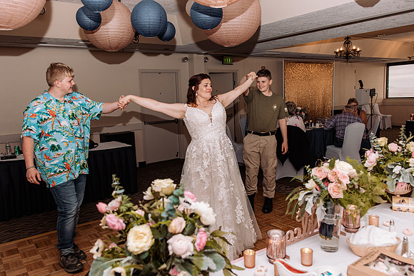 Jeff-April-Inn-Spanish-Head-Lincoln-City-oregon-Wedding-2022 (284 of 299)