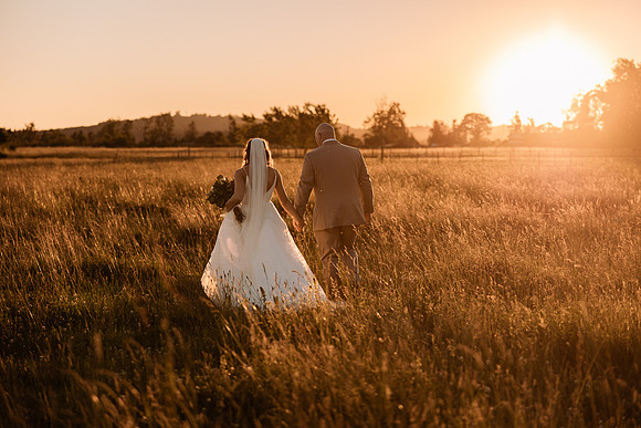Chris-Victoria-Wedding-Photos-2022-Oregon-PORTRAITS (33)