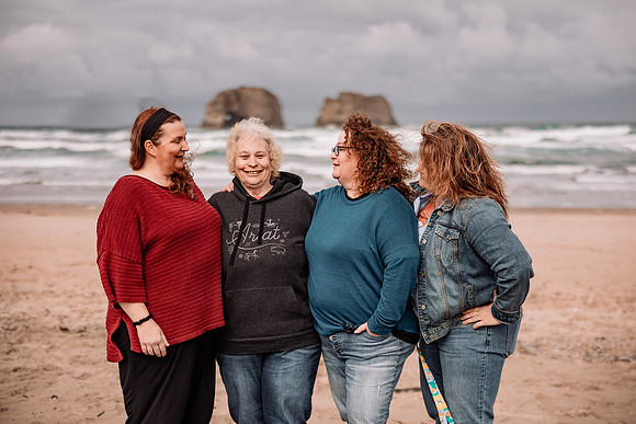 Katy-Family-Photos-2024-Rockaway-Oregon (2 of 38)