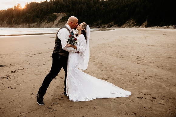 Kacey-Short-Sand-Beach-Tillamook-Oregon-Elopement (61 of 128)