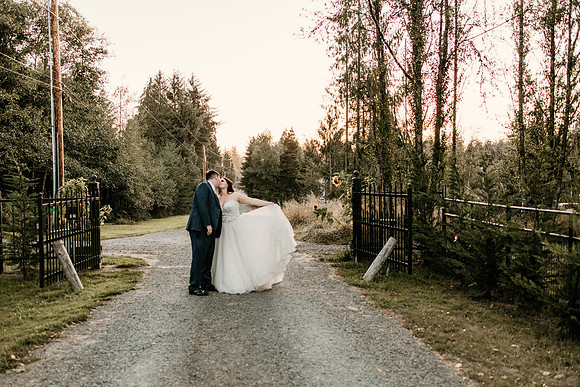 Connor-Cierra-Ranier-Washington-Barn-Rustic-Wedding-Washington-Wedding-Photos-0600