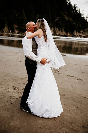 Kacey-Short-Sand-Beach-Tillamook-Oregon-Elopement (101 of 128)
