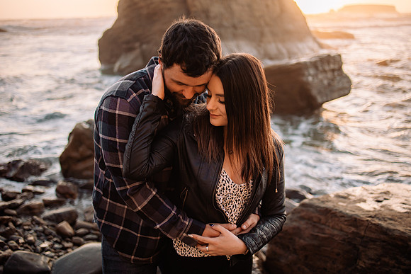 brittani-Nick-Otter-Crest-Couples-Photo-Session-Oregon-0021