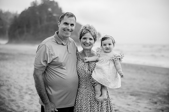 Marybeth-Neskowin-Oregon-Family-Photos-2025 (5 of 78)