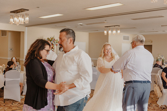 Marcus-Lori-Chinook-Winds-Seafood-Grille-Lincoln-City-Oregon-Wedding-Photos (314 of 477)