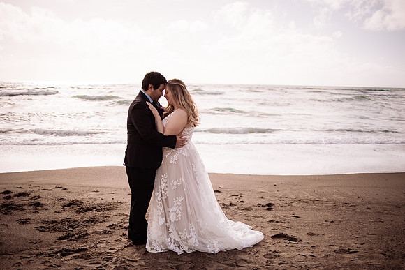 Darrick-Hillary-Gleneden-Oregon-Beach-Elopement-Photos