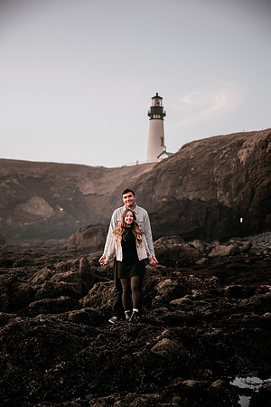 jace-love-porposal-newport-oregon-yaquina-lighthouse-photos (47 of 54)