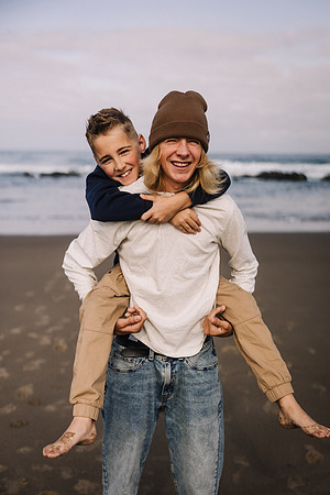 Family-Photos-2024-Lincoln-City-Oregon--18