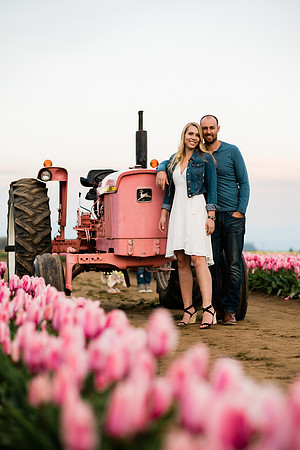 Kyle-Hannah-Wooden-Shoe-Tulip-Festival-Couples-Photos-2021-2610