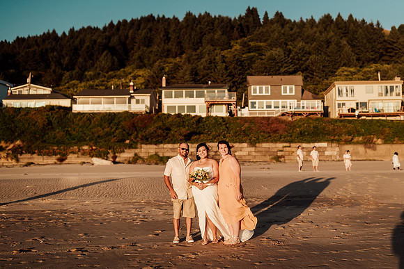 Anthony-Drayann-roadsend-lincoln-city-oregon-elopement-photos-7512