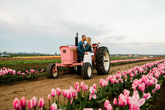 Kyle-Hannah-Wooden-Shoe-Tulip-Festival-Couples-Photos-2021-1625