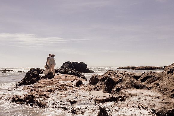 Ty-Sandy-lincoln-city-oregon-roads-end-elopement-photographer-0013
