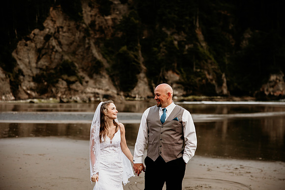 Kacey-Short-Sand-Beach-Tillamook-Oregon-Elopement (96 of 128)