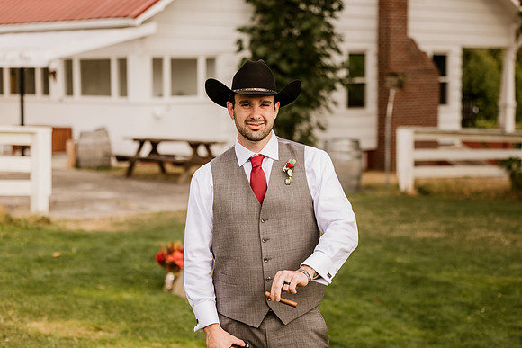 Gage-Mckayla-Adeline-Farm-Wedding-Photos-2021-0034