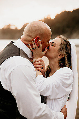 Kacey-Short-Sand-Beach-Tillamook-Oregon-Elopement (60 of 128)