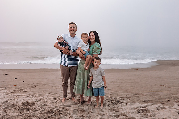Family-Photos-2024-Lincoln-City-Oregon-11