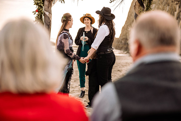 Teal-Jocelyn-Seal-Rock-Elopement-3497