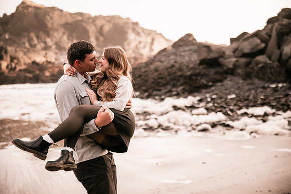 jace-love-porposal-newport-oregon-yaquina-lighthouse-photos (12 of 54)
