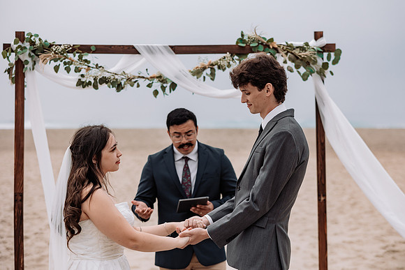 Nate-Bella-Lincoln-City-Oregon-Intimate-Beach-Wedding-Photo-25