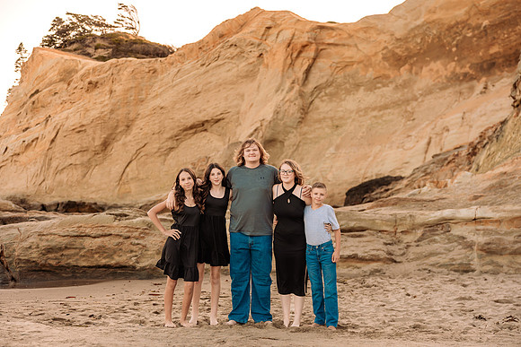 Amanda-Family-Photos-Pacific-City-Oregon-2025 (12 of 53)