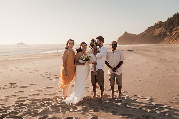 Anthony-Drayann-roadsend-lincoln-city-oregon-elopement-photos-7375