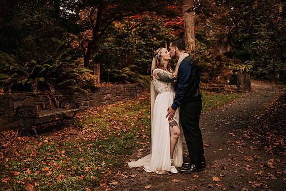 Autumn-Brad-Fall-Eugene-Oregon-Hendricks-Park-Elopement-Wedding-Photos-0405