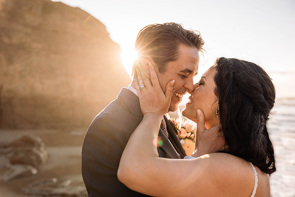 Lacey-Tom-Depoe-Bay-Oregon-Elopement-Photos-2-23
