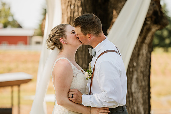 Brad-Jessica-Redland-Family-Farm-Oregon-City-Wedding-Photos-4176