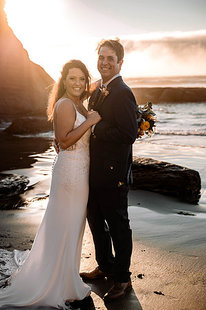 Lacey-Tom-Depoe-Bay-Oregon-Elopement-Photos-3-2