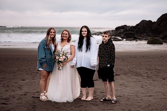 Eric-Kylee-Fishing-Rock-Elopement-Depoe-Bay-0regon-Photos-4840