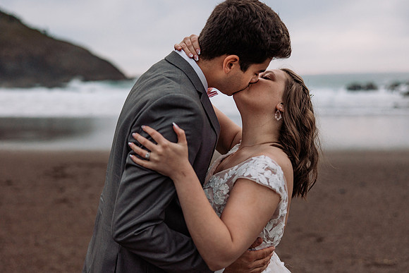 Eric-Kylee-Fishing-Rock-Elopement-Depoe-Bay-0regon-Photos-5284